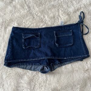 Lioness Countryside Tie Denim Skort in Blue Denim. Sz. XXL